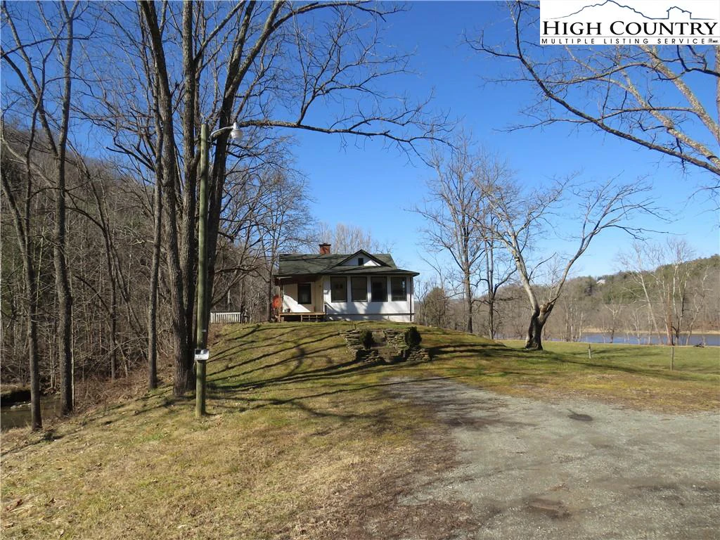 Image number 1 for the current listing
