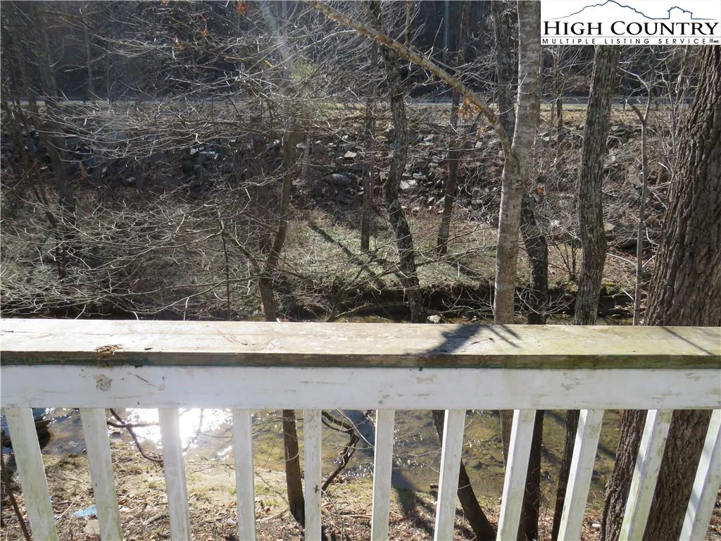 Image number 4 for the current listing