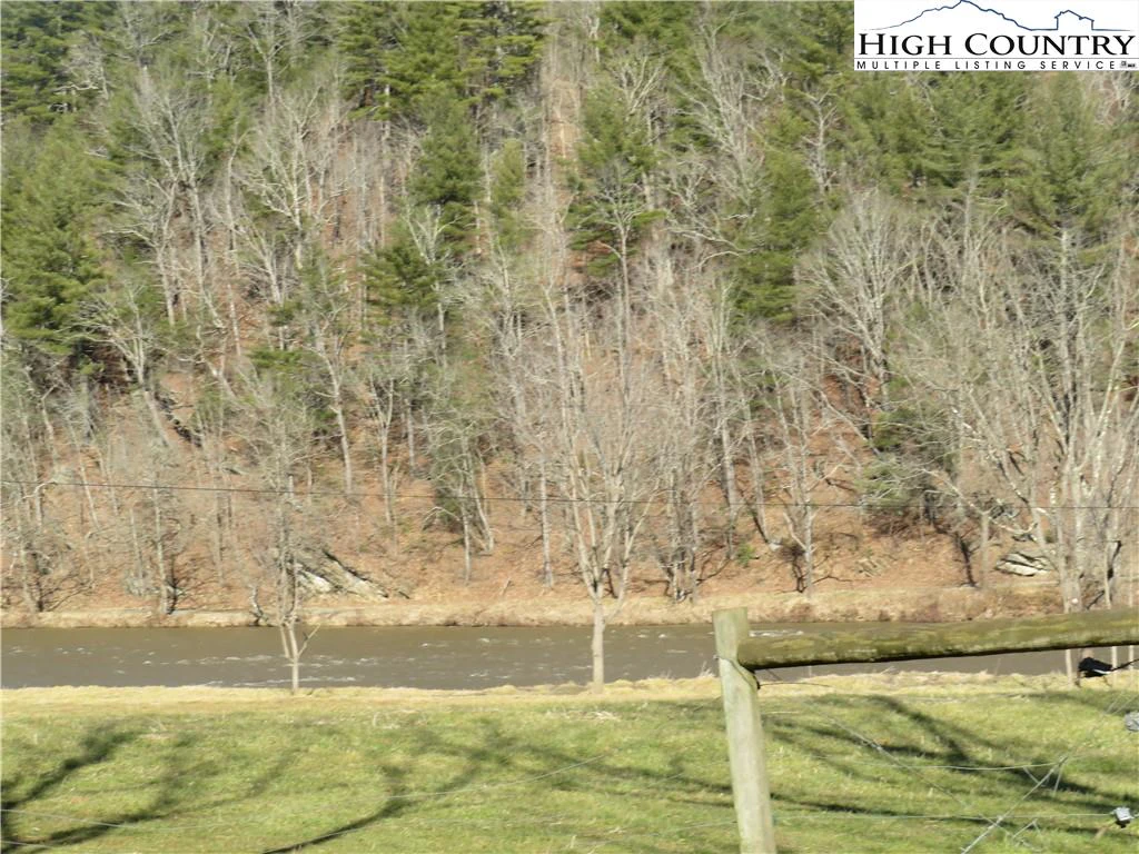 Image number 7 for the current listing