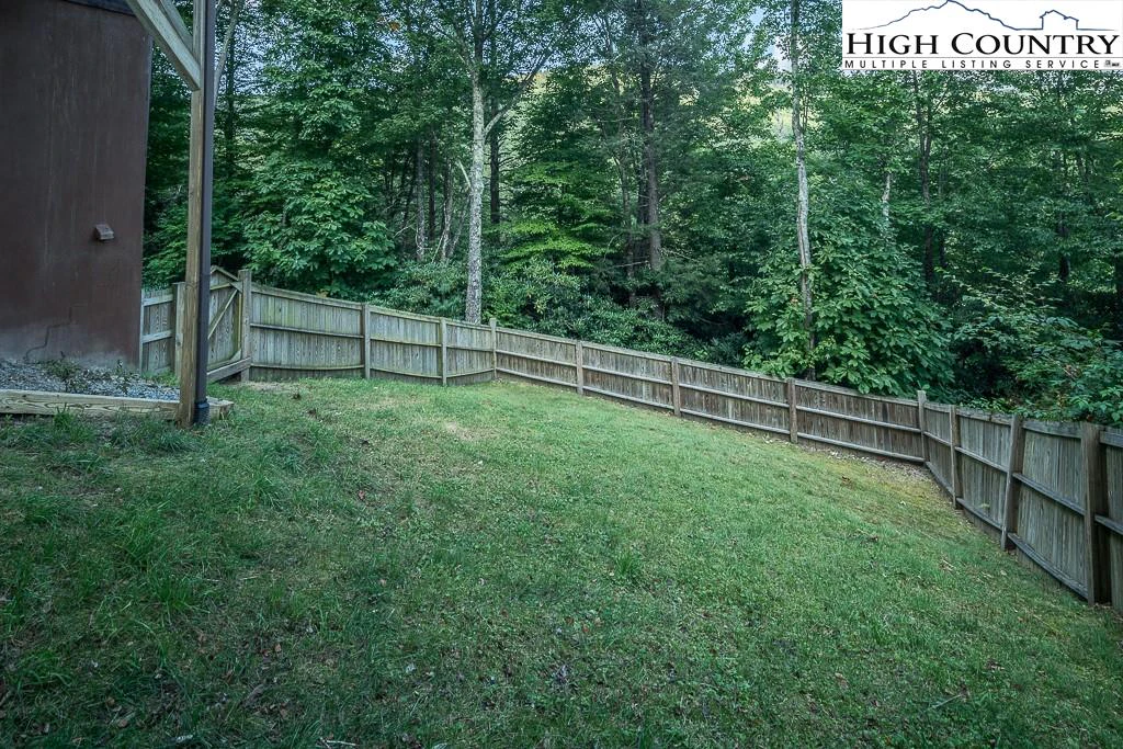 Image number 18 for the current listing