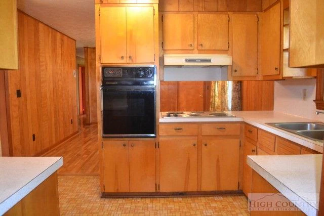 Image number 4 for the current listing