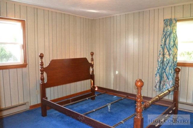 Image number 15 for the current listing