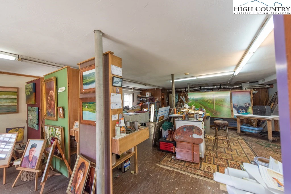 Image number 3 for the current listing