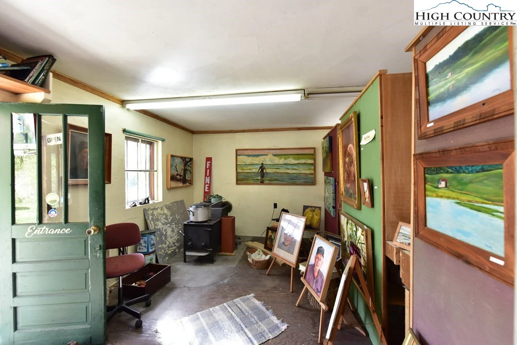 Image number 1 for the current listing