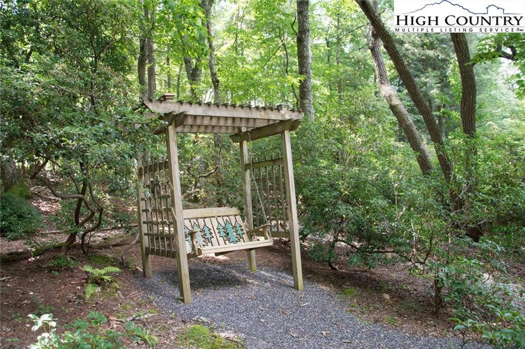 Image number 17 for the current listing