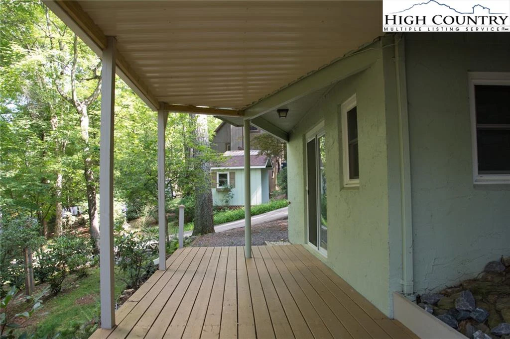 Image number 21 for the current listing