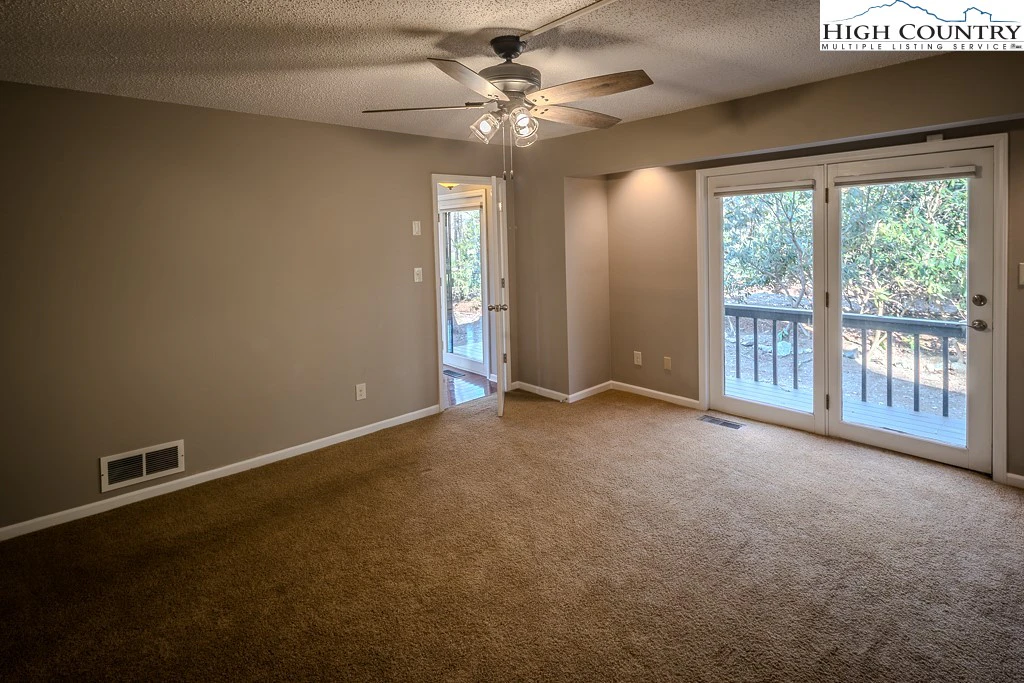 Image number 3 for the current listing