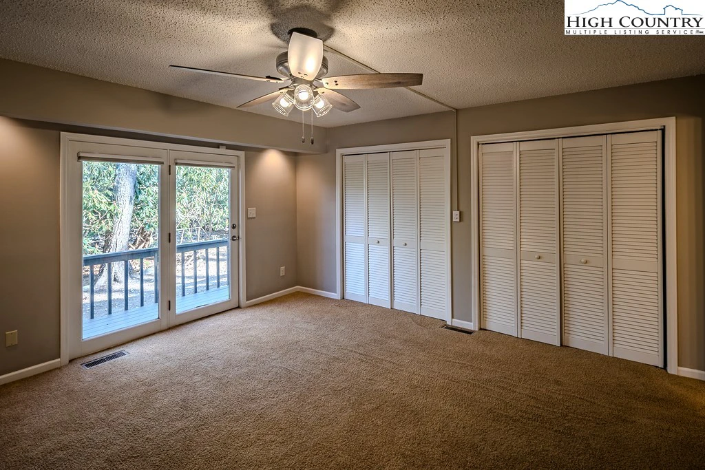 Image number 4 for the current listing