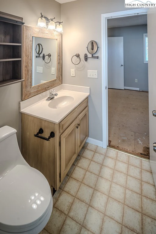 Image number 11 for the current listing