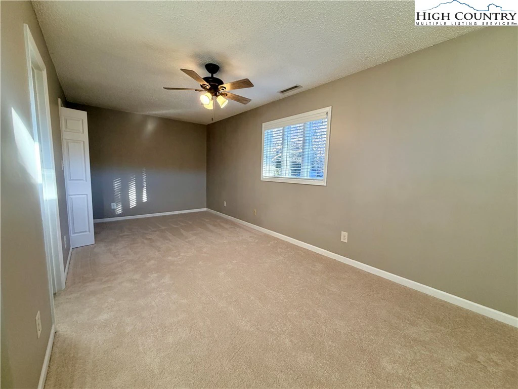 Image number 2 for the current listing