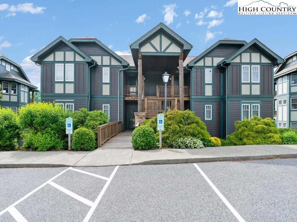 Image number 11 for the current listing