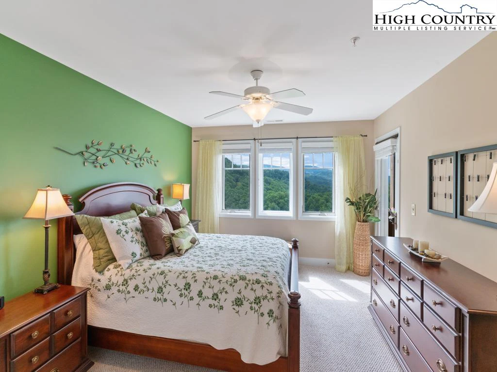 Image number 9 for the current listing