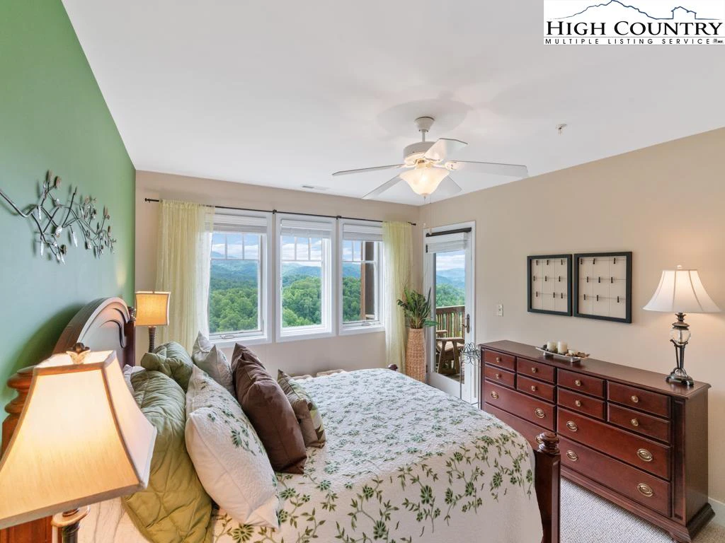 Image number 8 for the current listing