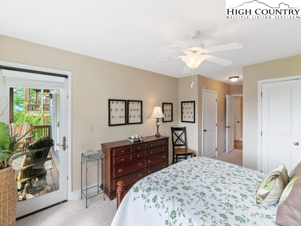 Image number 7 for the current listing