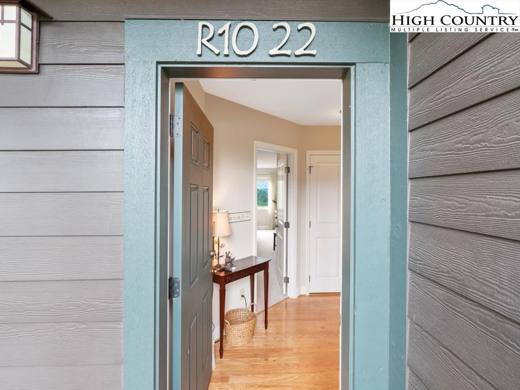 Image number 5 for the current listing