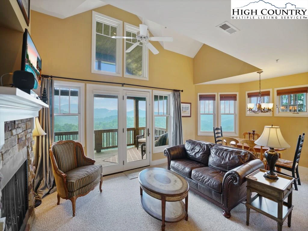 Image number 14 for the current listing