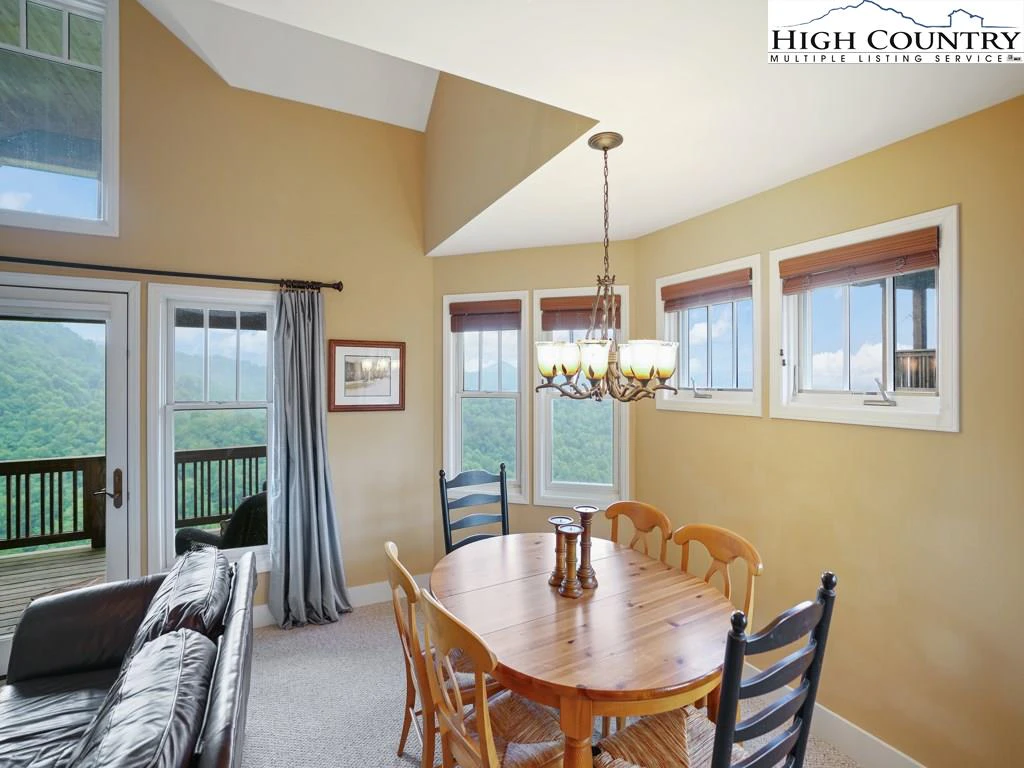 Image number 13 for the current listing