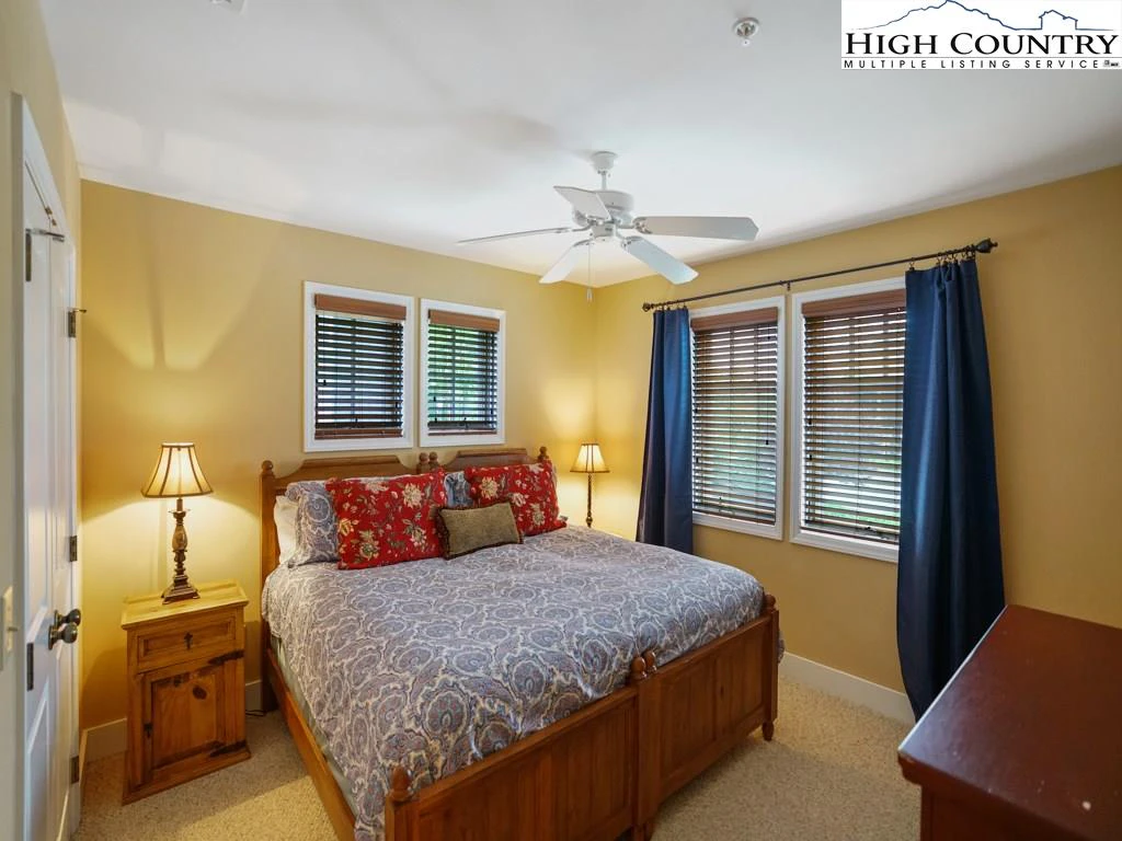 Image number 6 for the current listing