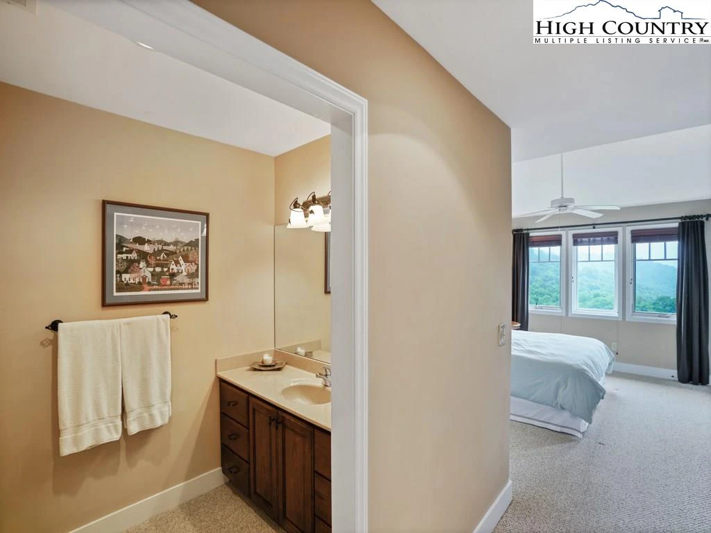 Image number 21 for the current listing