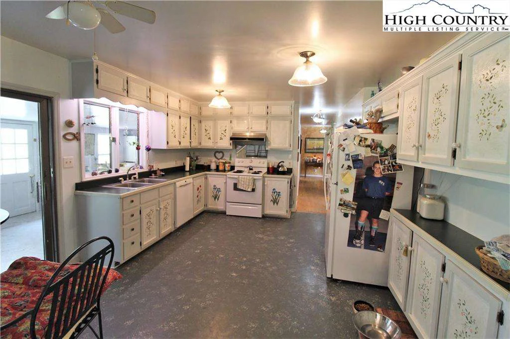 Image number 6 for the current listing