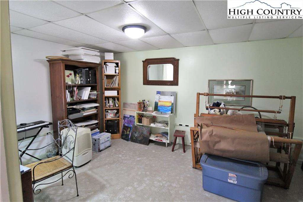 Image number 16 for the current listing