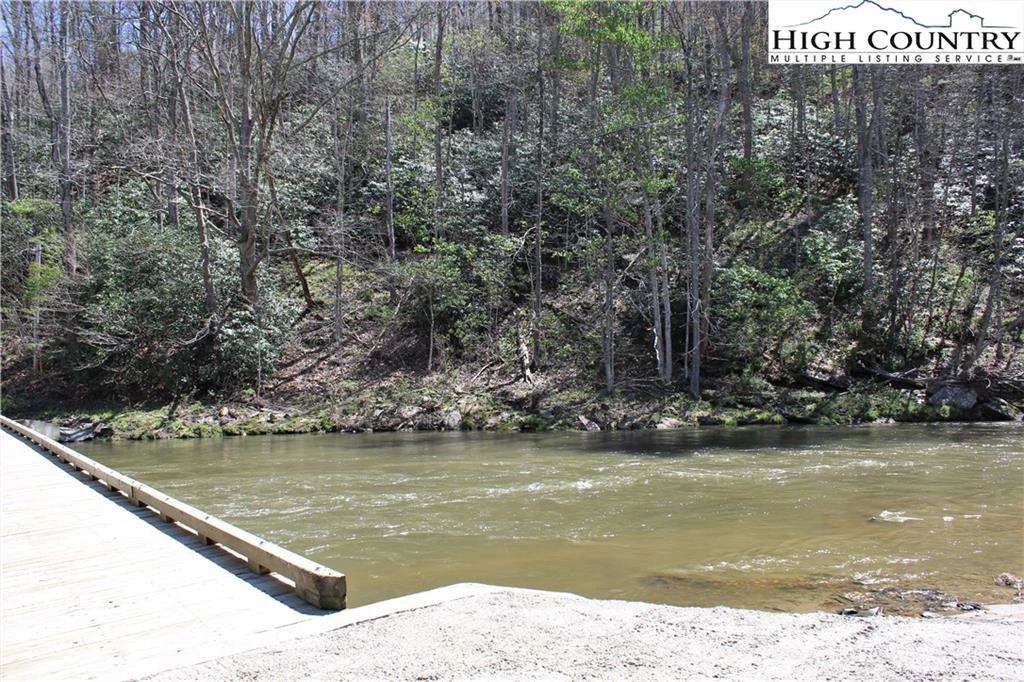 Image number 19 for the current listing