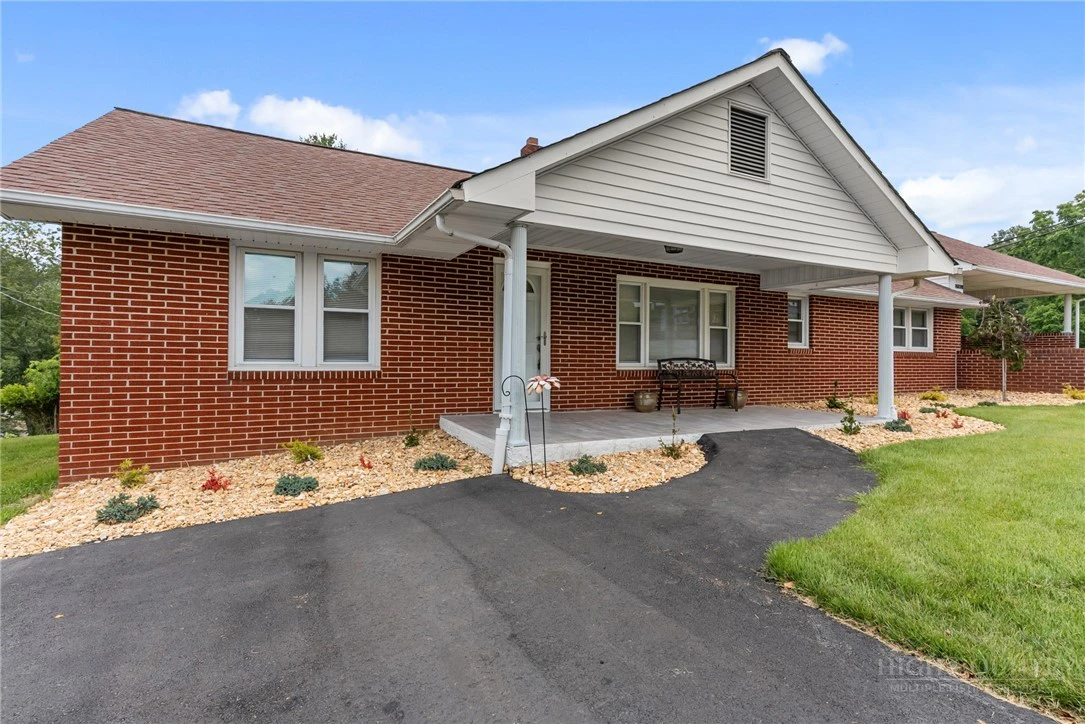 Image number 3 for the current listing