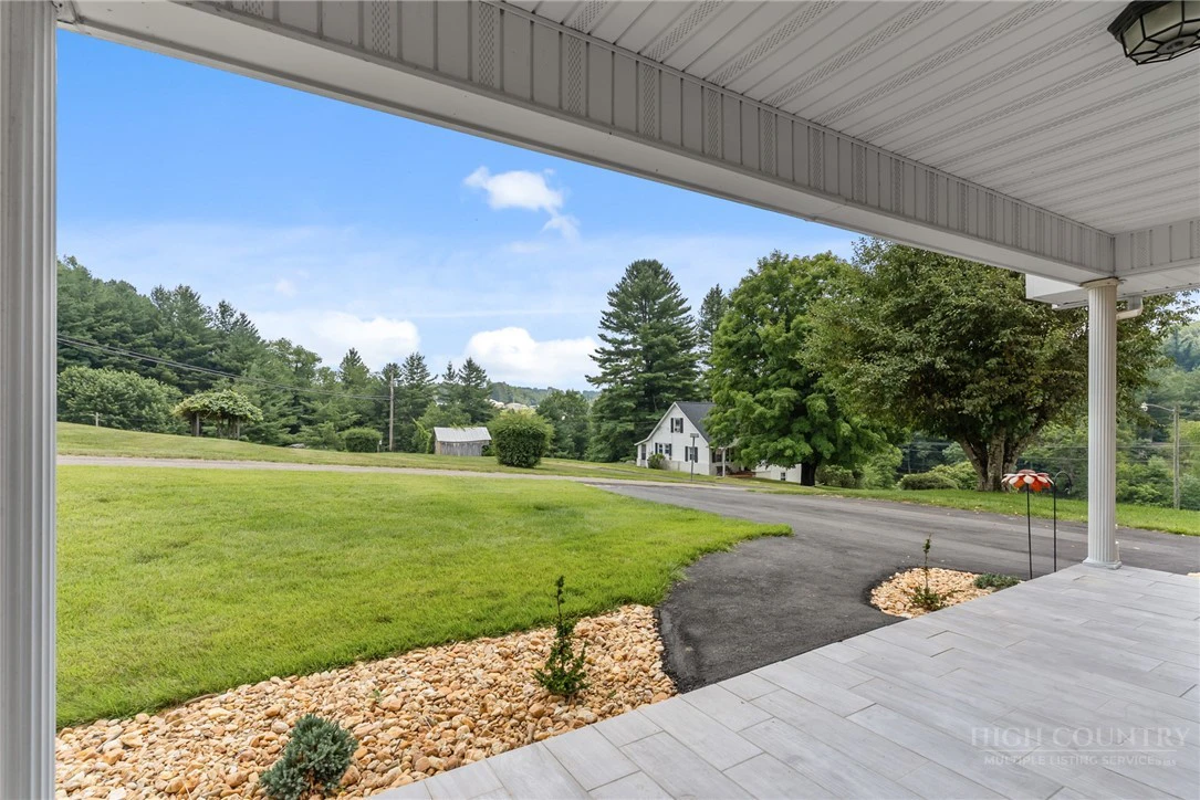 Image number 4 for the current listing