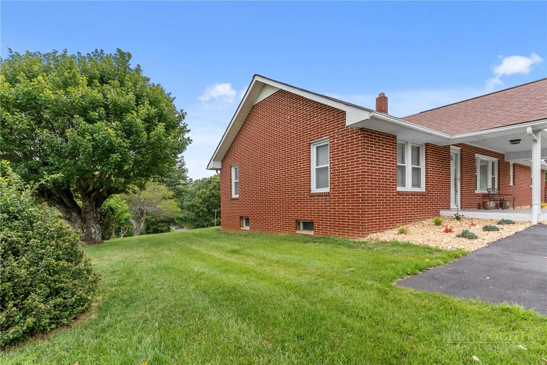 Image number 10 for the current listing