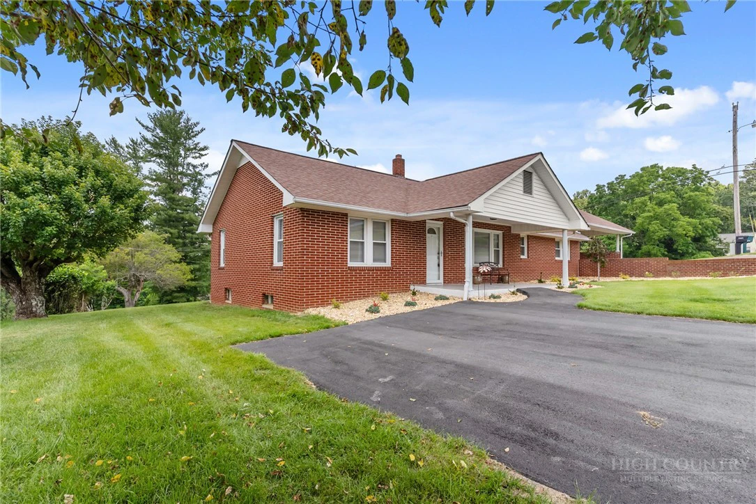 Image number 11 for the current listing