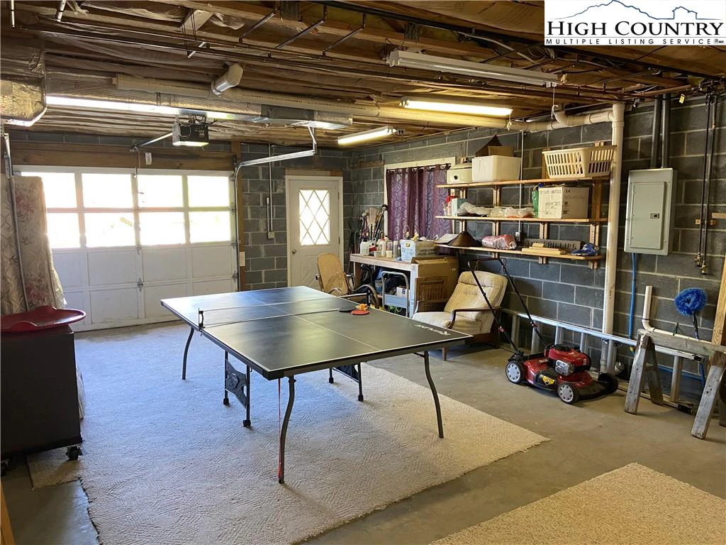 Image number 9 for the current listing