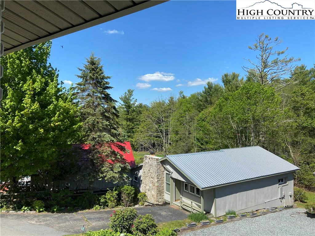 Image number 18 for the current listing