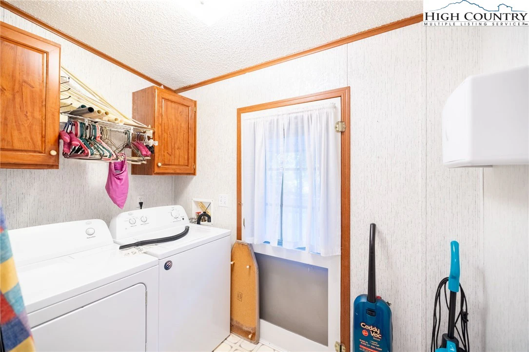 Image number 5 for the current listing