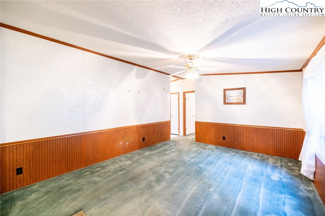 Image number 8 for the current listing