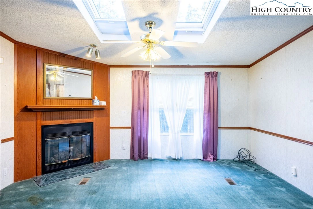 Image number 9 for the current listing