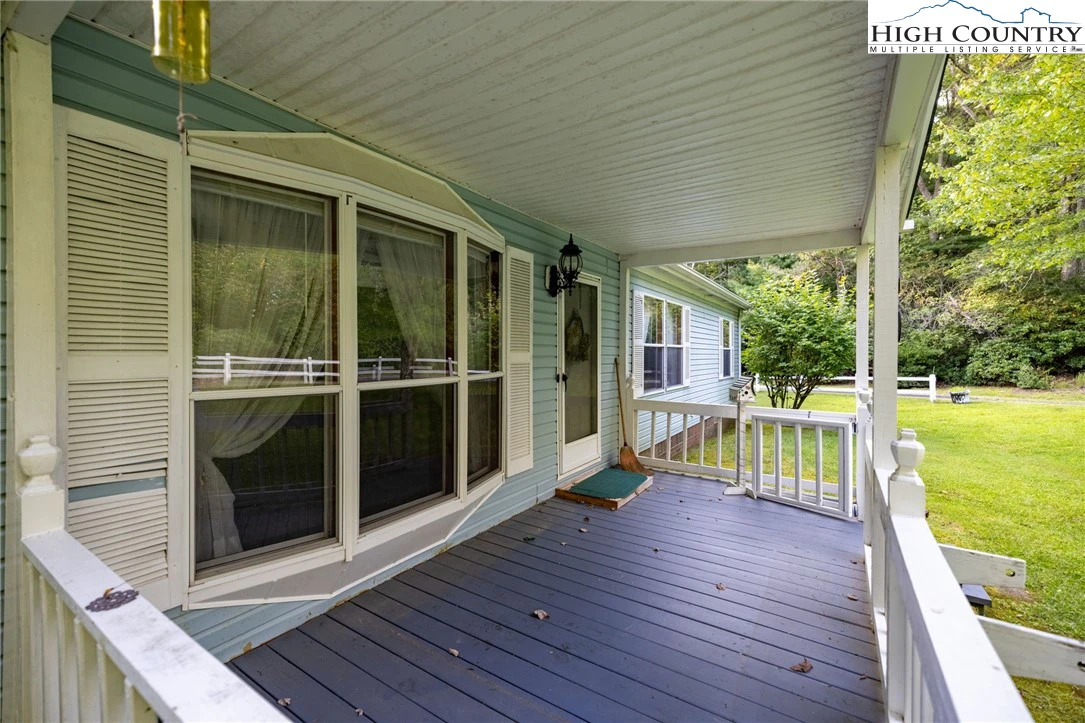 Image number 11 for the current listing