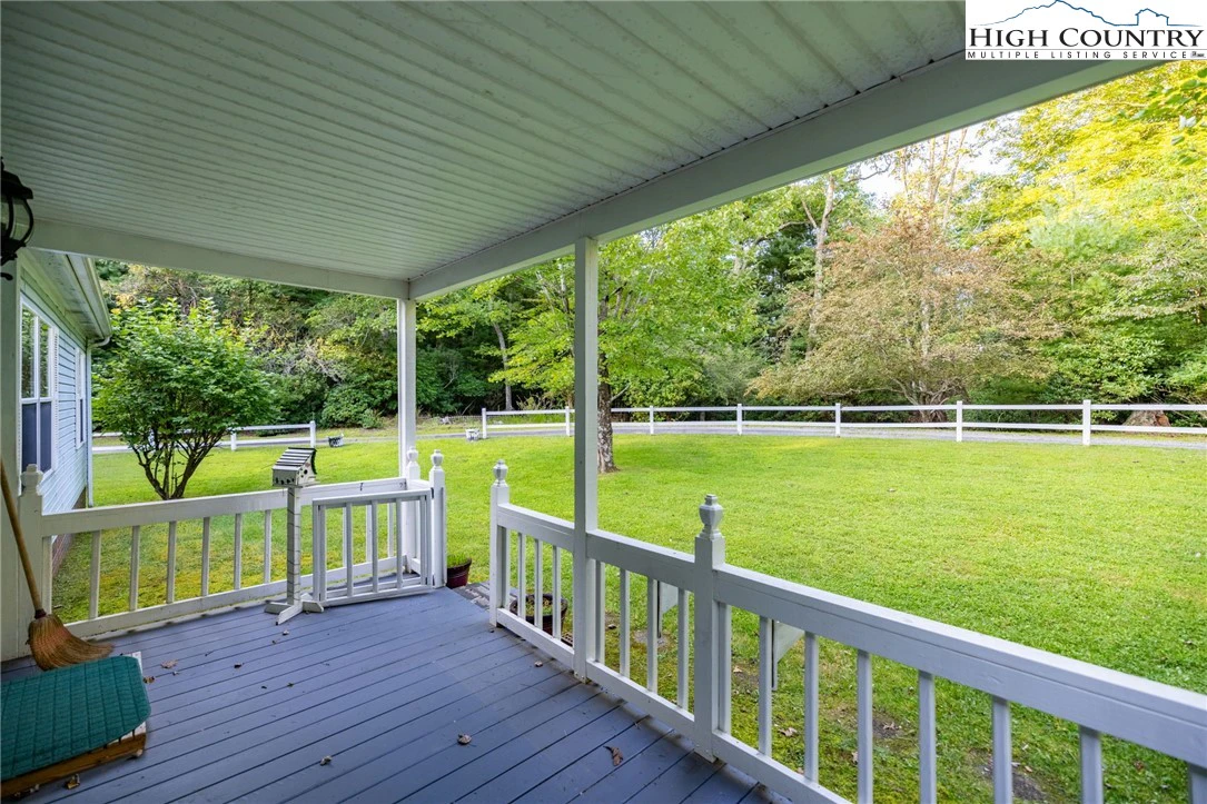 Image number 12 for the current listing