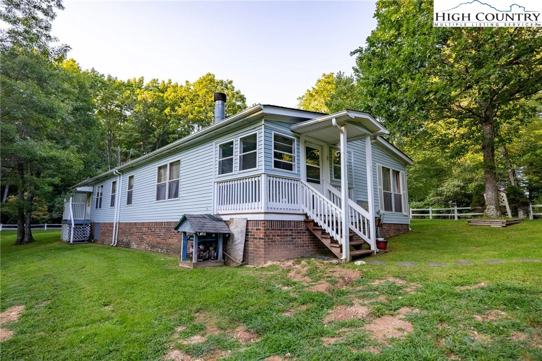 Image number 17 for the current listing