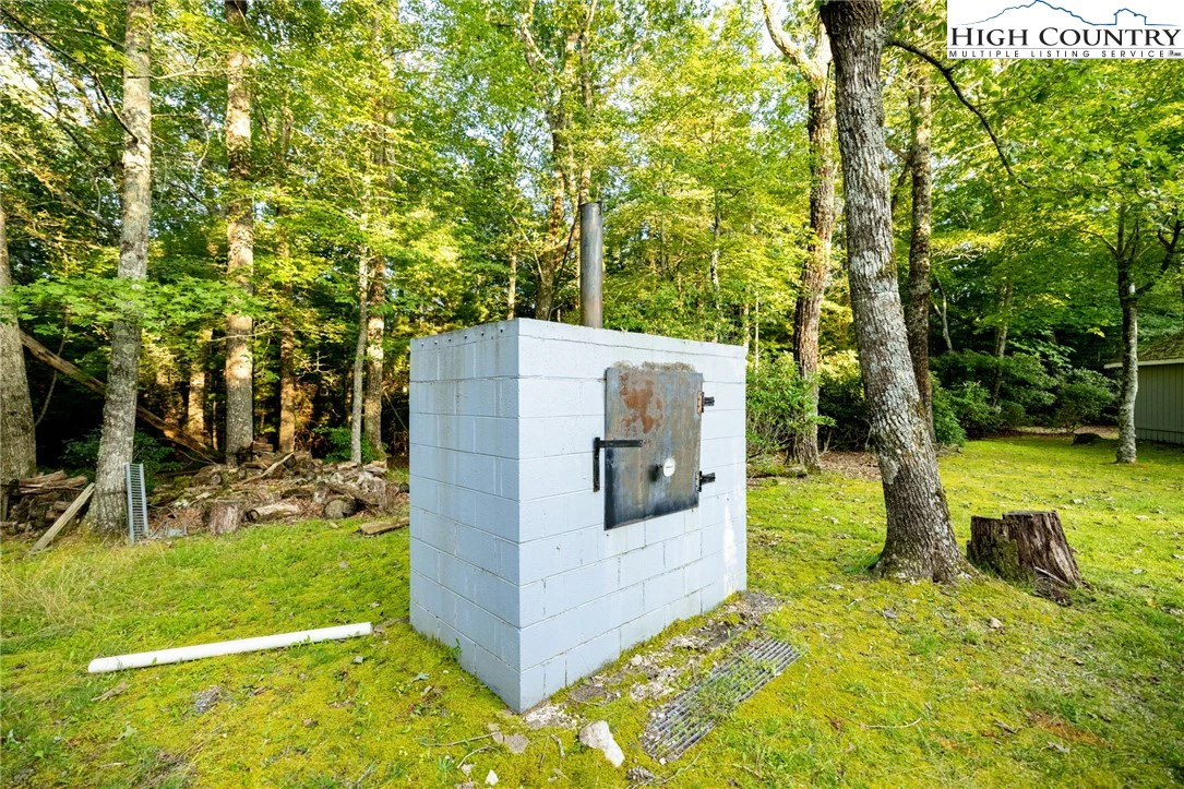 Image number 21 for the current listing
