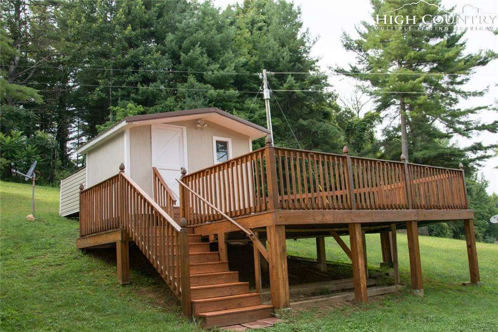 Image number 11 for the current listing