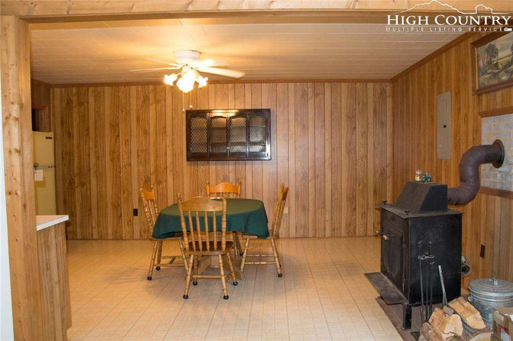 Image number 20 for the current listing