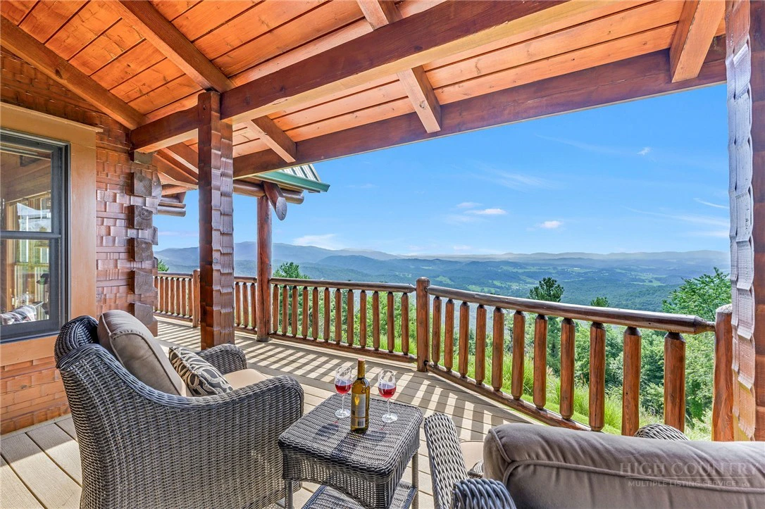 Image number 9 for the current listing