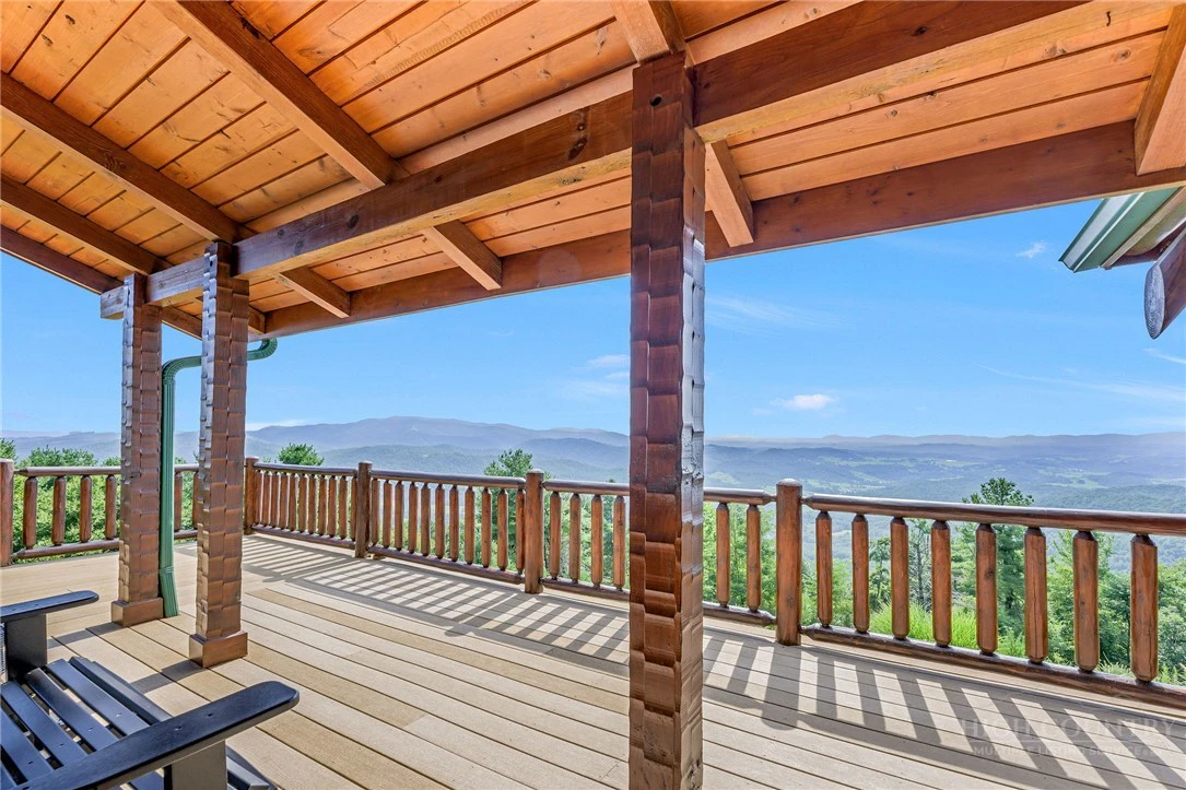 Image number 10 for the current listing