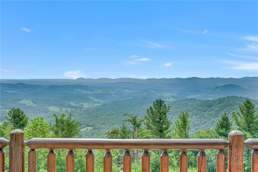 Image number 11 for the current listing
