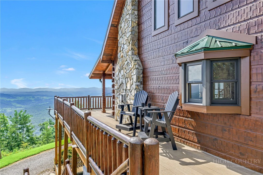 Image number 13 for the current listing