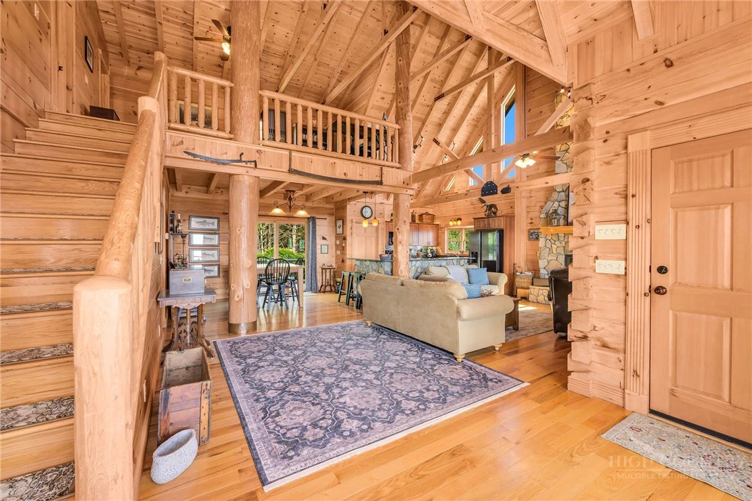 Image number 16 for the current listing