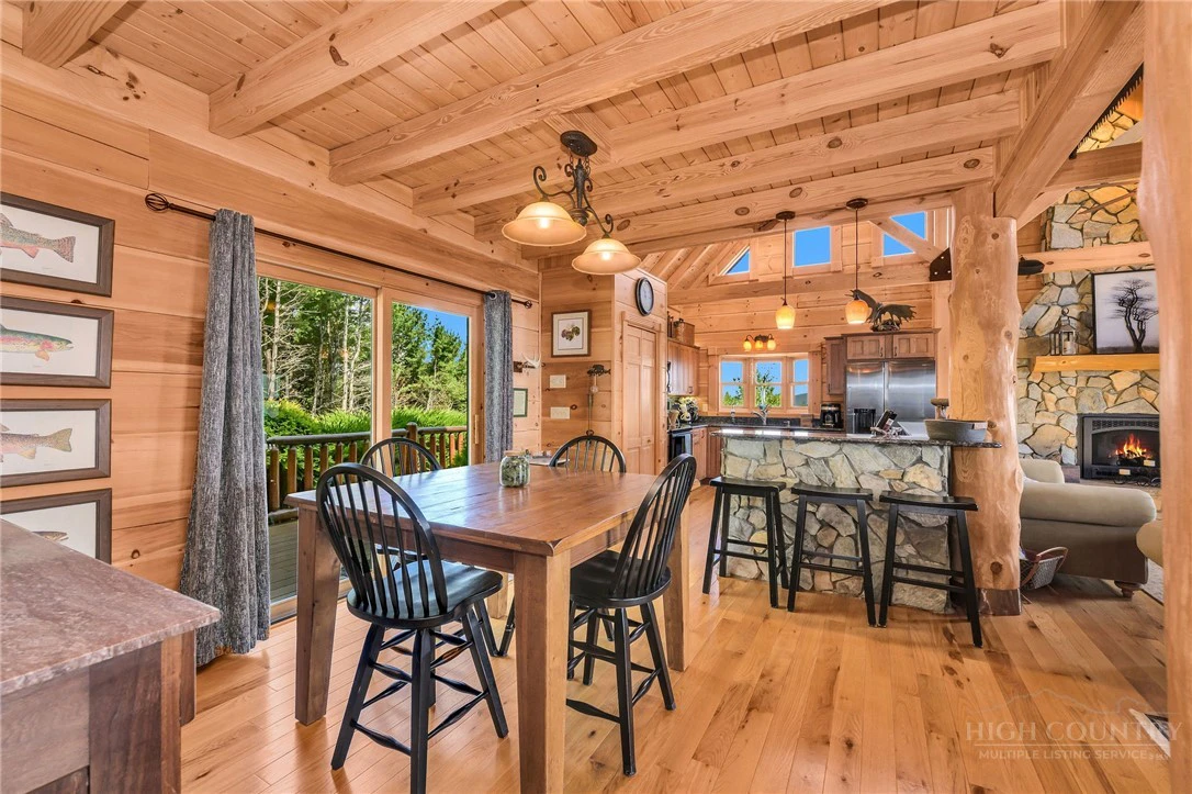Image number 20 for the current listing