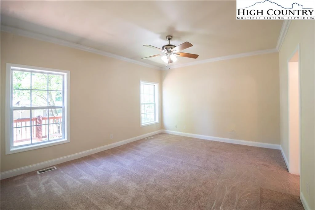 Image number 2 for the current listing