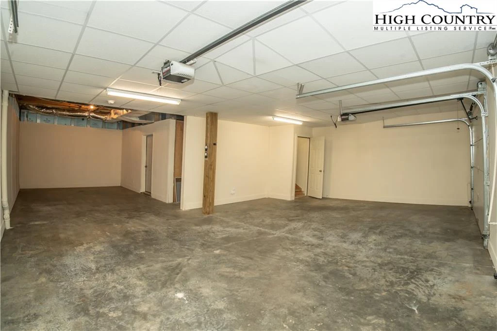 Image number 4 for the current listing
