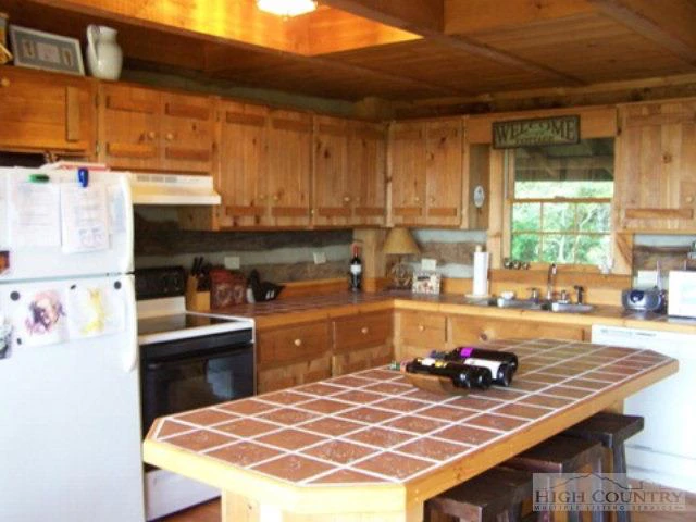 Image number 8 for the current listing